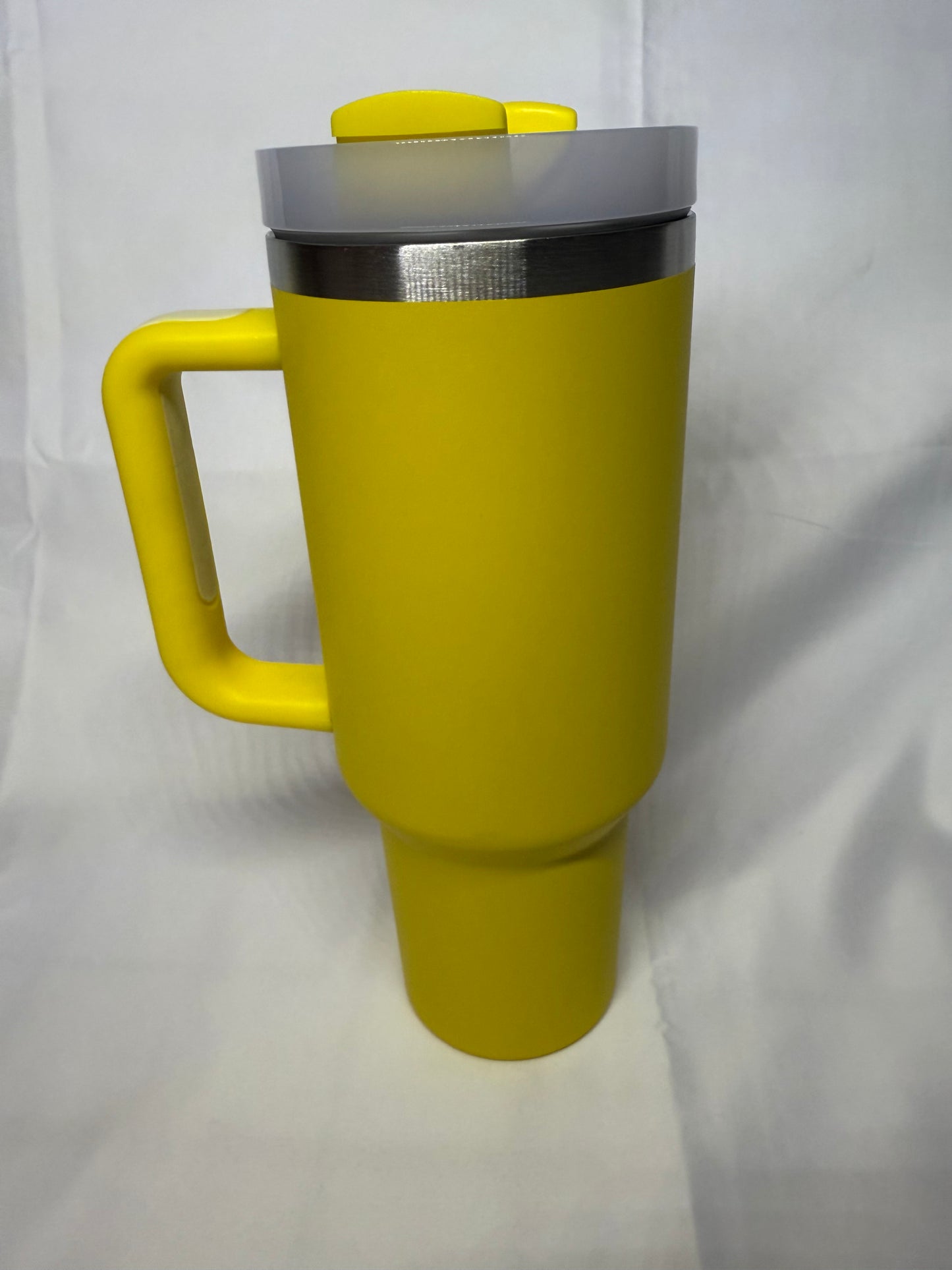 40oz Yellow silver trim tumbler (choose your design)
